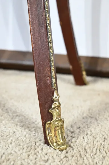 Petite Table à Ouvrage en Bois Laqué, style Louis XV – Fin XIXe