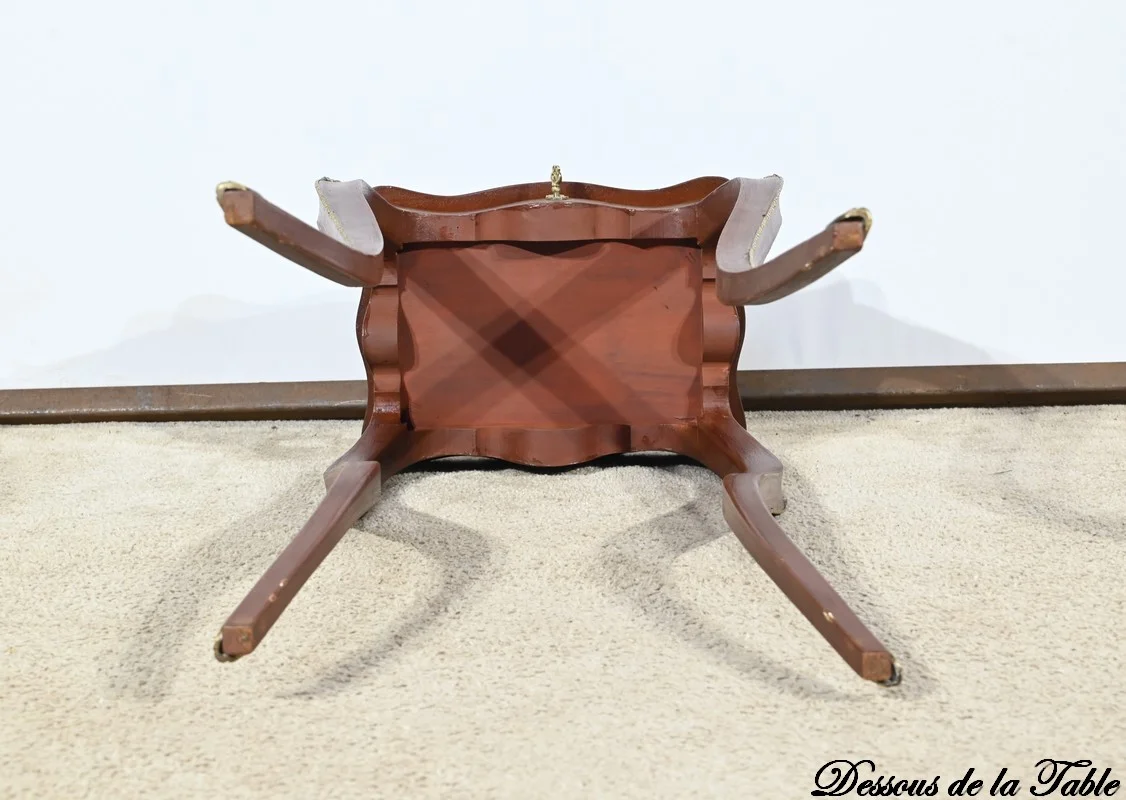 Petite Table à Ouvrage en Bois Laqué, style Louis XV – Fin XIXe