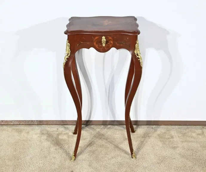Petite Table à Ouvrage en Bois Laqué, style Louis XV – Fin XIXe