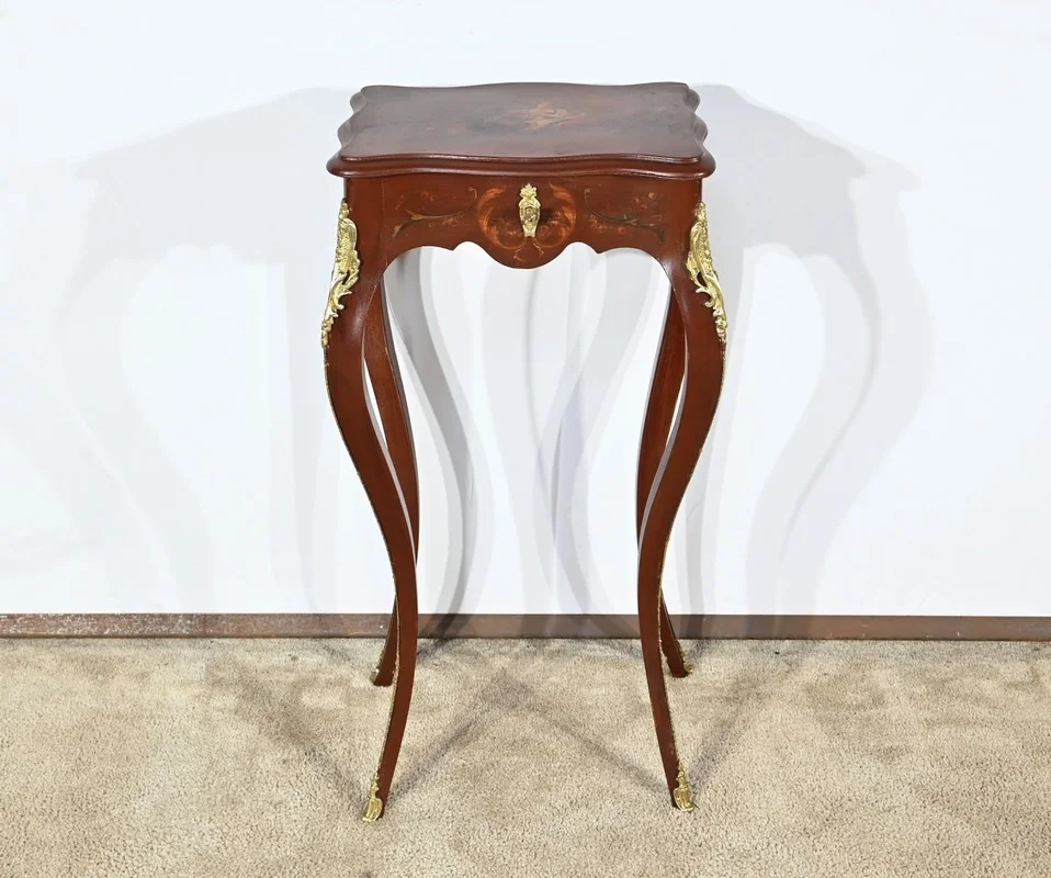 Petite Table à Ouvrage en Bois Laqué, style Louis XV – Fin XIXe