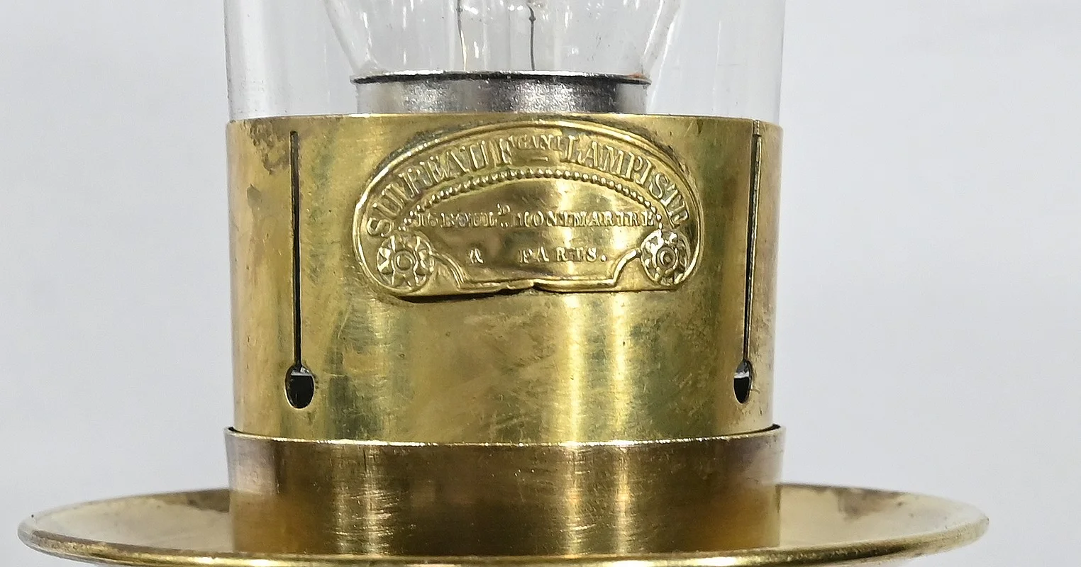 Paire de Lampes à Pétrole en Porcelaine, électrifiées – Fin XIXe