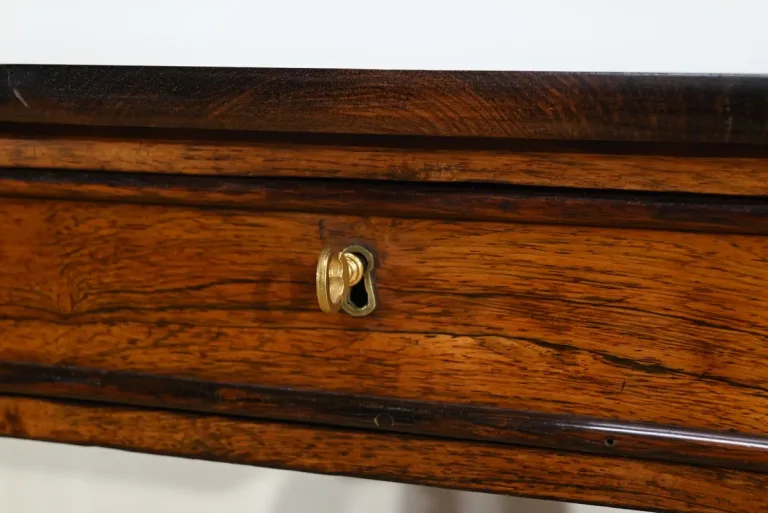 Table Bureau à Volets en Palissandre Massif, époque Restauration – Début XIXe