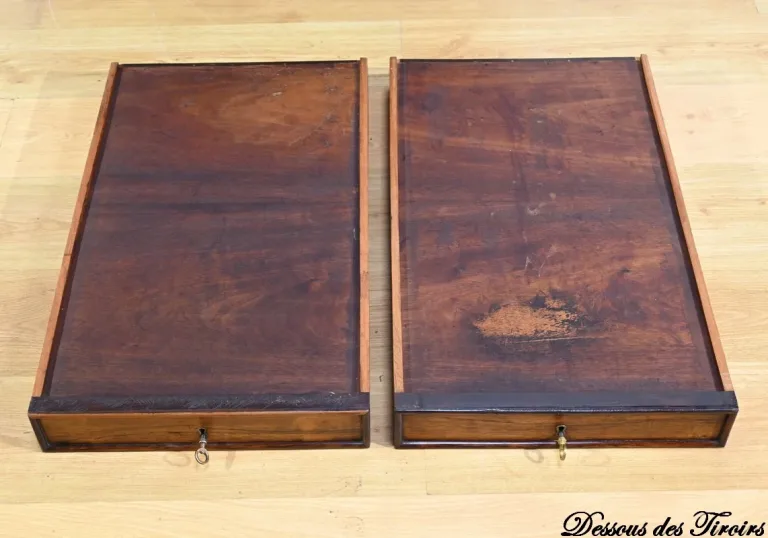Table Bureau à Volets en Palissandre Massif, époque Restauration – Début XIXe