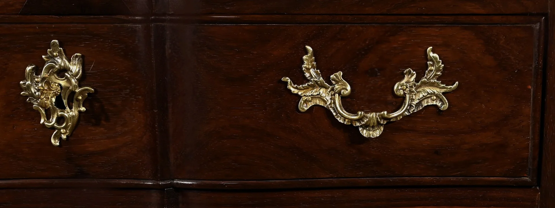 KOMMODE AUS DER LOUIS XV-ZEIT