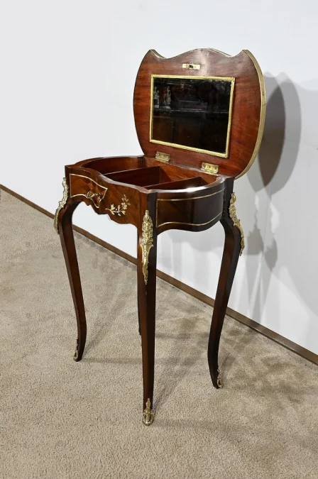 LOUIS XV STYLE OCCASIONAL TABLE