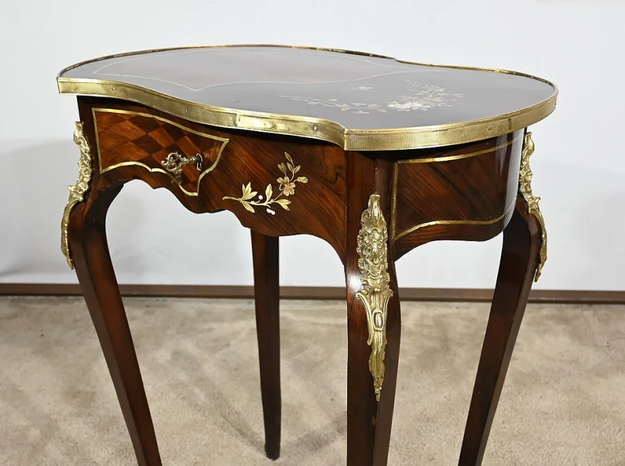 LOUIS XV STYLE OCCASIONAL TABLE