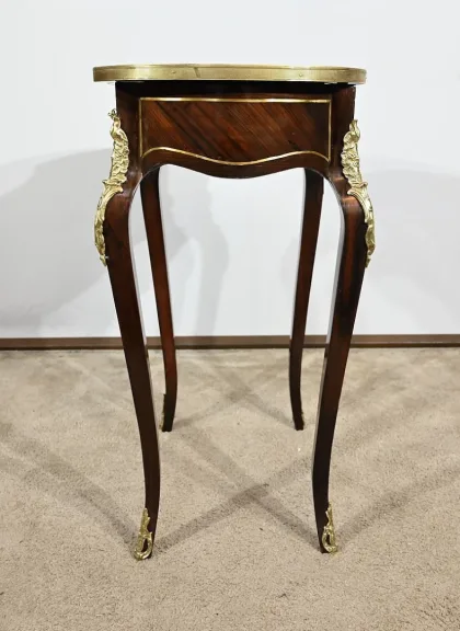 Beistelltisch im Louis XV-Stil