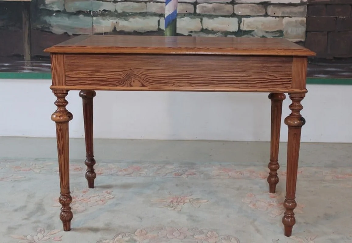 Table à Écrire en Pitchpin - XXe