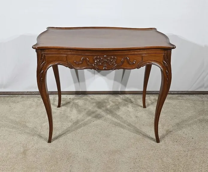 MESA DE CABARET ESTILO LUIS XV