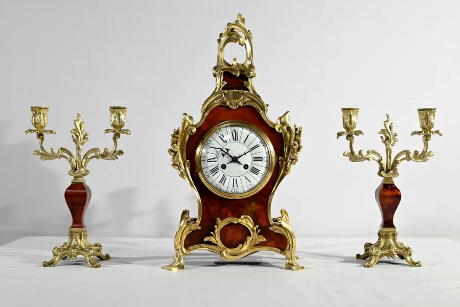 MANTLE GARNITURE