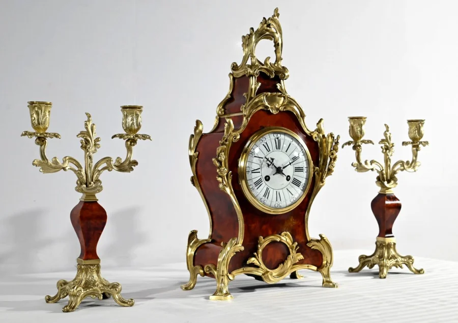MANTLE GARNITURE