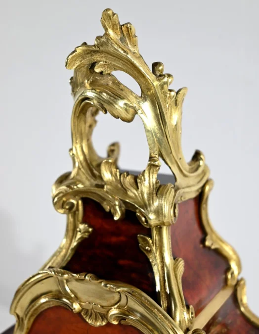 MANTLE GARNITURE