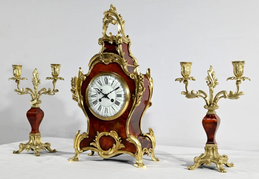 MANTLE GARNITURE