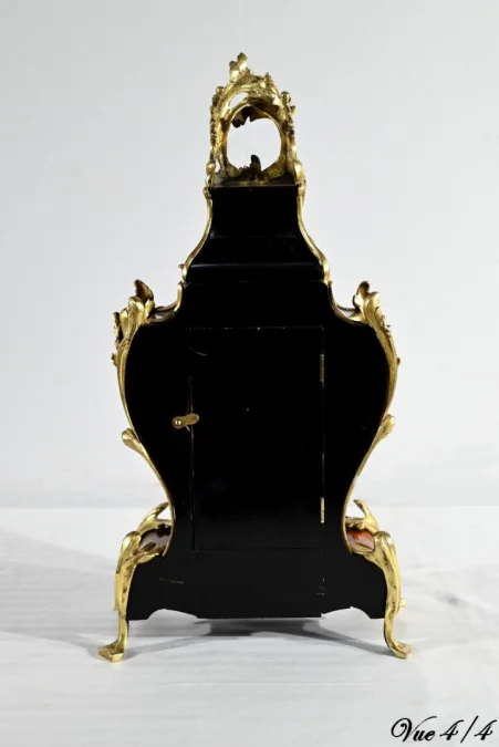 MANTLE GARNITURE