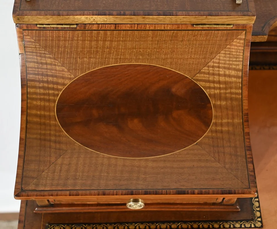 BUREAU IN FRANSE DIRECTOIRESTIJL