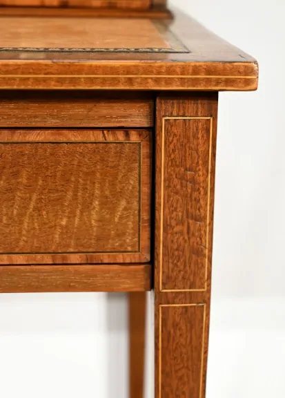 SCHREIBTISCH IM FRANZÖSISCHEN DIRECTOIRE-STIL