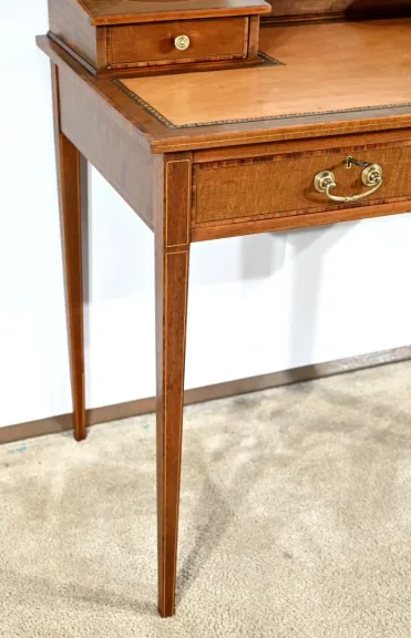 SCHREIBTISCH IM FRANZÖSISCHEN DIRECTOIRE-STIL