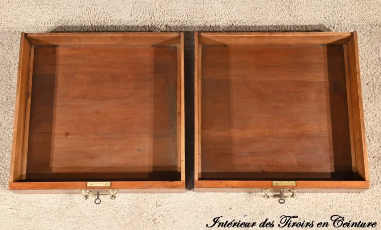 SCHREIBTISCH IM FRANZÖSISCHEN DIRECTOIRE-STIL