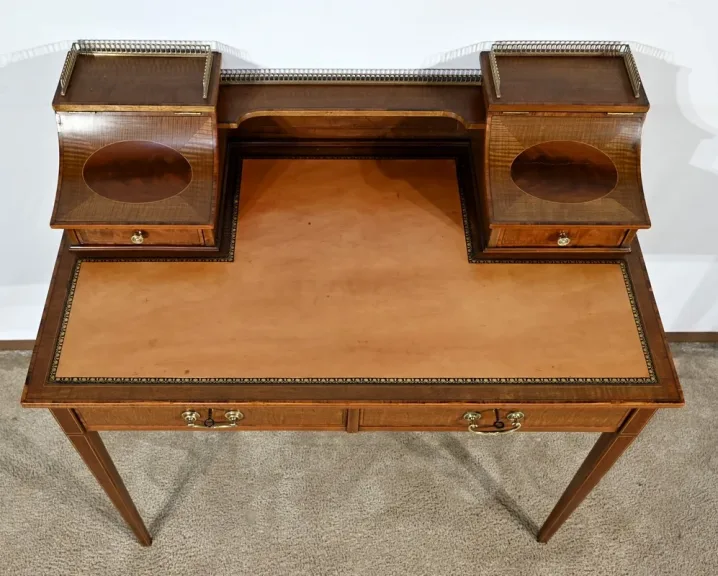 SCHREIBTISCH IM FRANZÖSISCHEN DIRECTOIRE-STIL