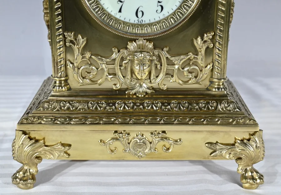MANTLE GARNITURE