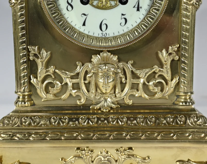 MANTLE GARNITURE