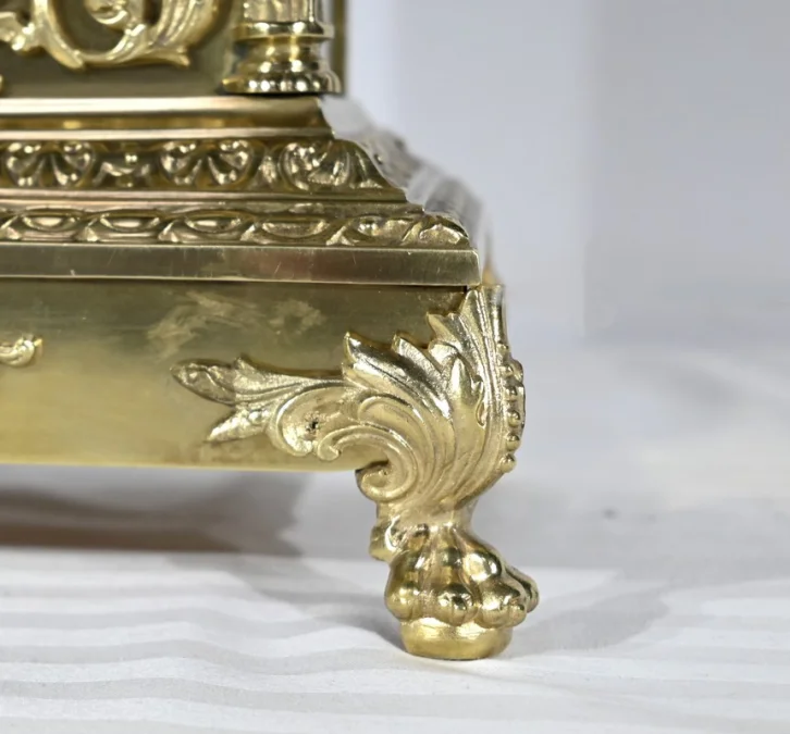 MANTLE GARNITURE
