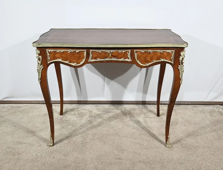 SCHREIBTISCH IM LOUIS XV-STIL