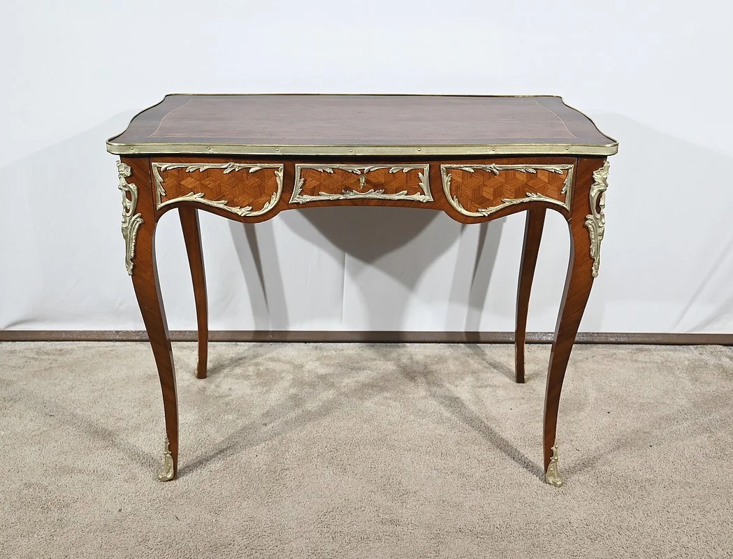 MESA DE ESCRITORIO ESTILO LUIS XV