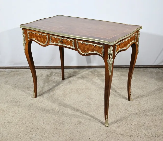 SCHREIBTISCH IM LOUIS XV-STIL