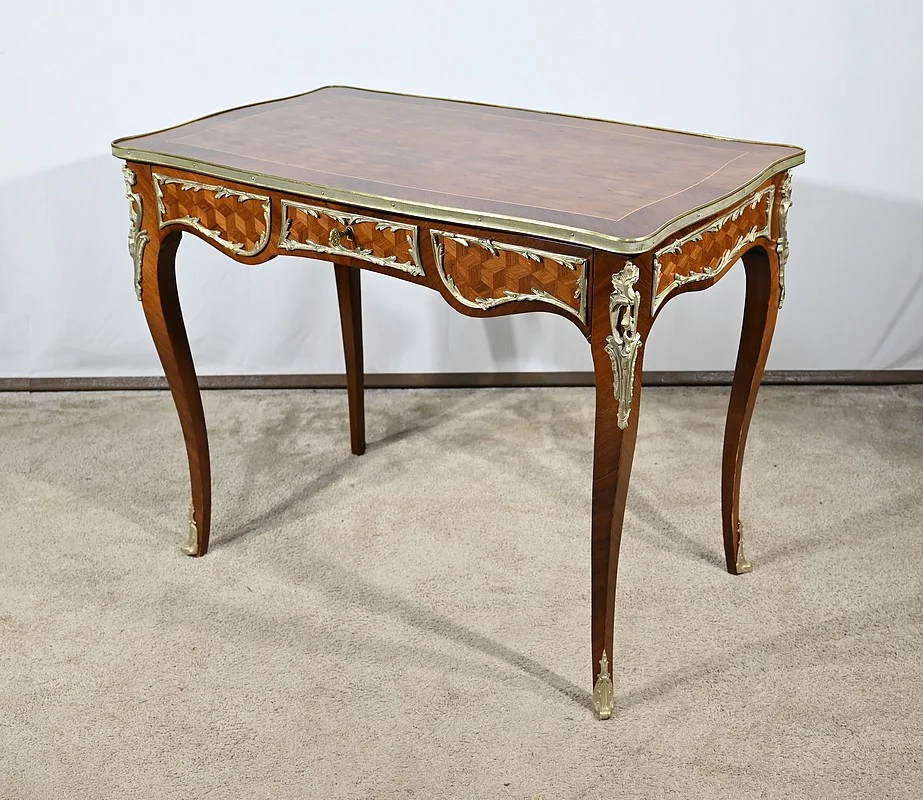 MESA DE ESCRITORIO ESTILO LUIS XV