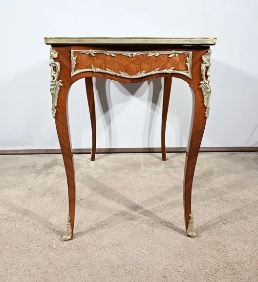 SCHREIBTISCH IM LOUIS XV-STIL