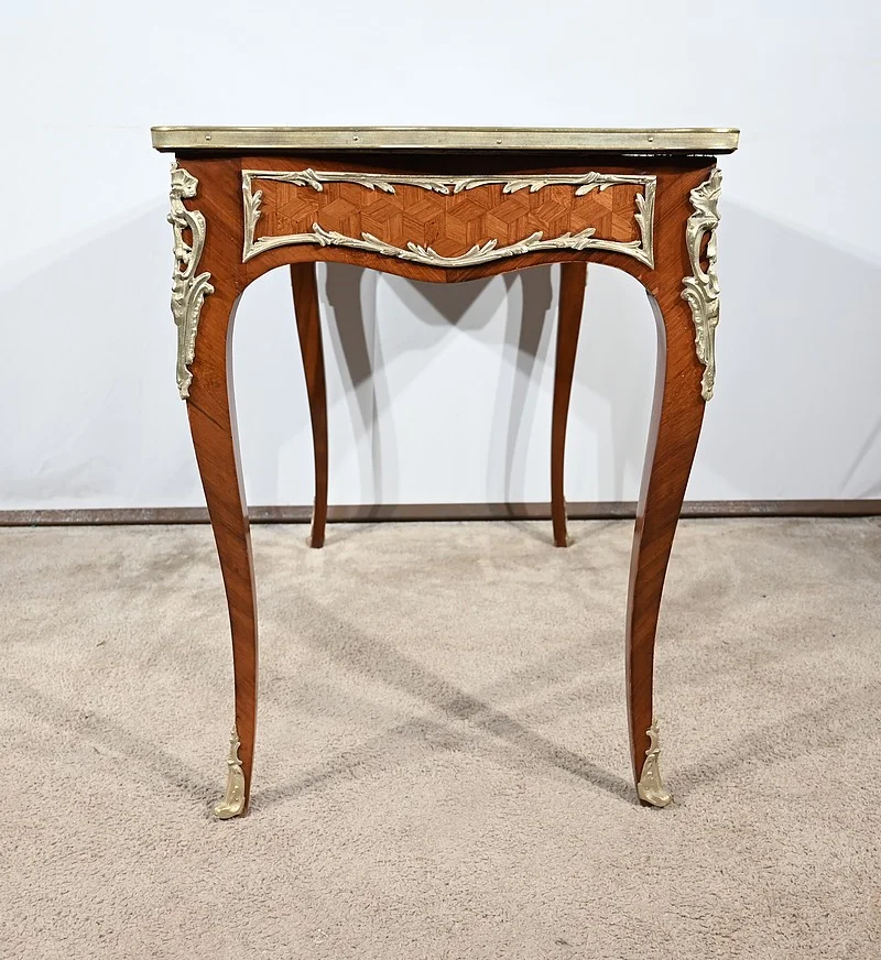 MESA DE ESCRITORIO ESTILO LUIS XV
