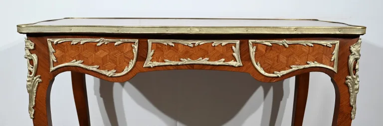 SCHREIBTISCH IM LOUIS XV-STIL
