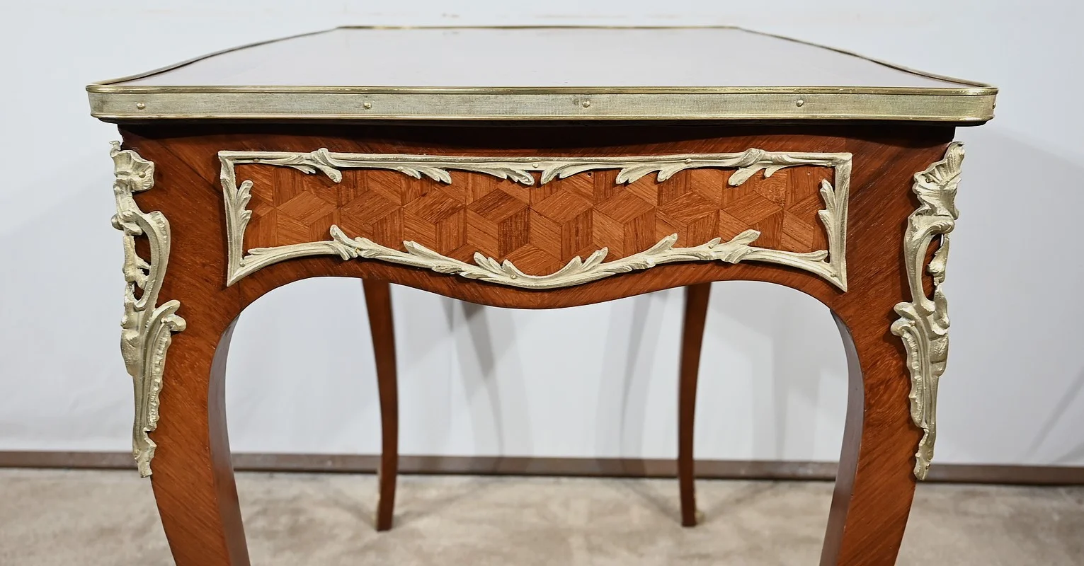 MESA DE ESCRITORIO ESTILO LUIS XV