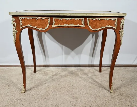 SCHREIBTISCH IM LOUIS XV-STIL