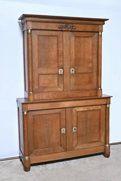 BUFFET AUS DER FRANZÖSISCHEN REICHSZEIT