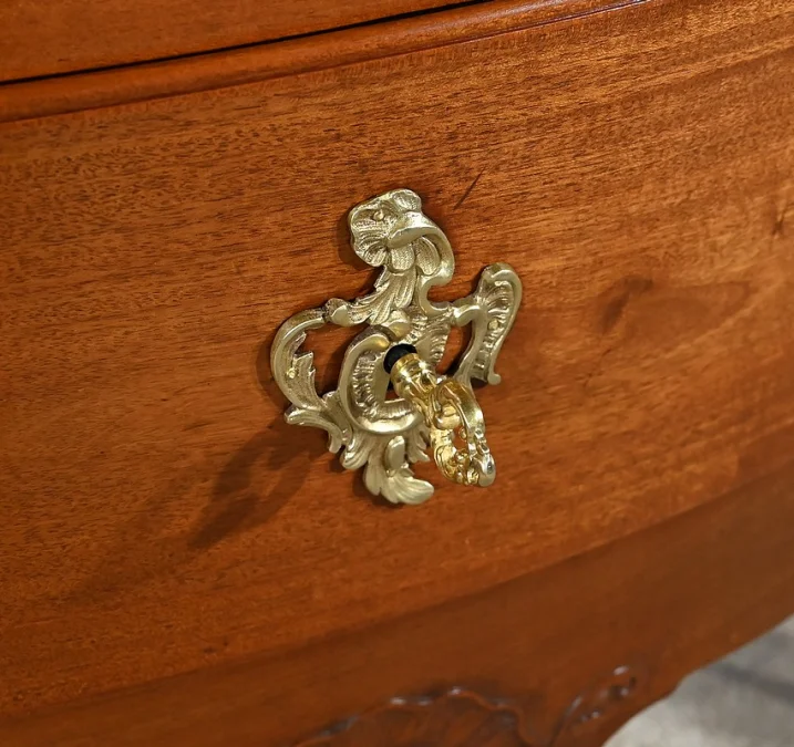 LOUIS XV STYLE CHEST OF DRAWERS