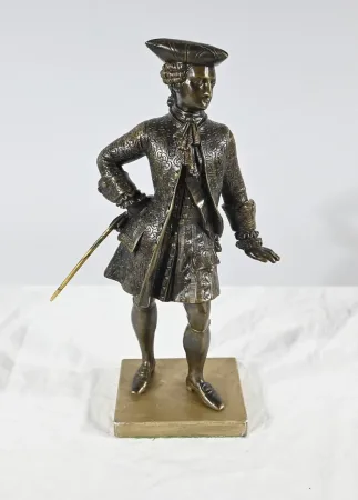 BRONZEFIGUR