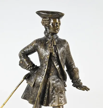 BRONZEFIGUR