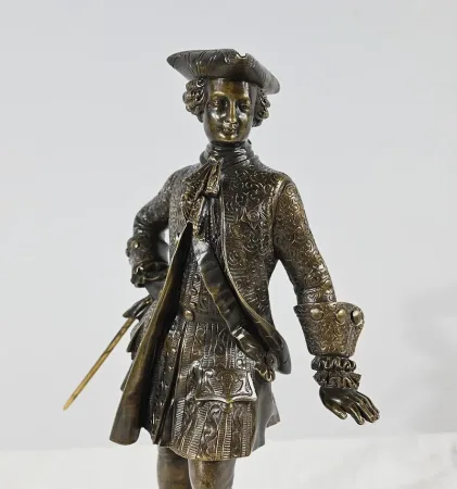BRONZEFIGUR