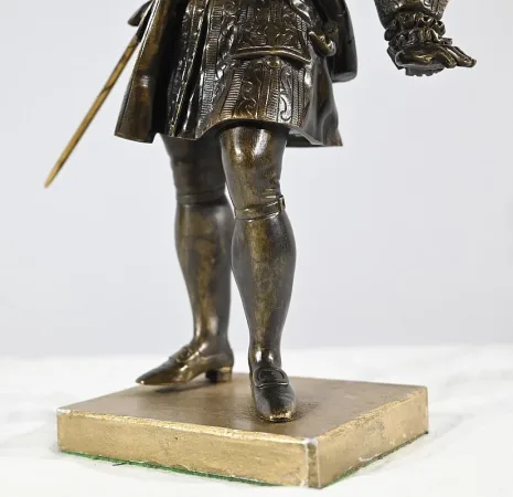 BRONZEFIGUR