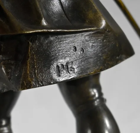 BRONZEFIGUR