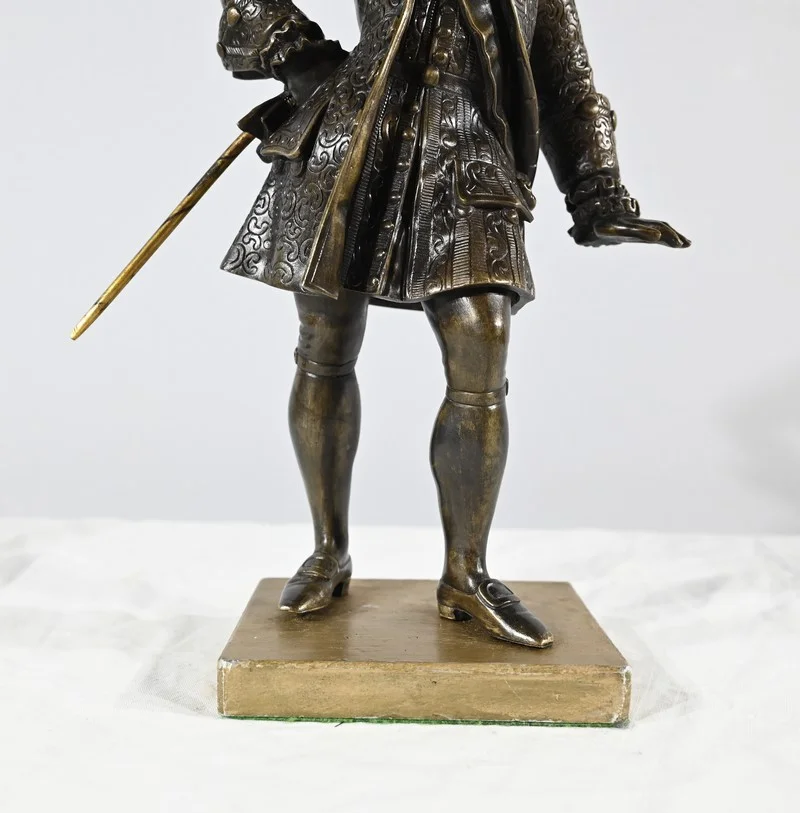 FIGURA DE BRONCE