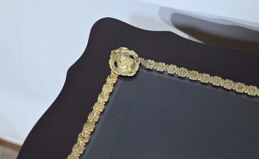 LOUIS XV STYLE DISPLAY TABLE