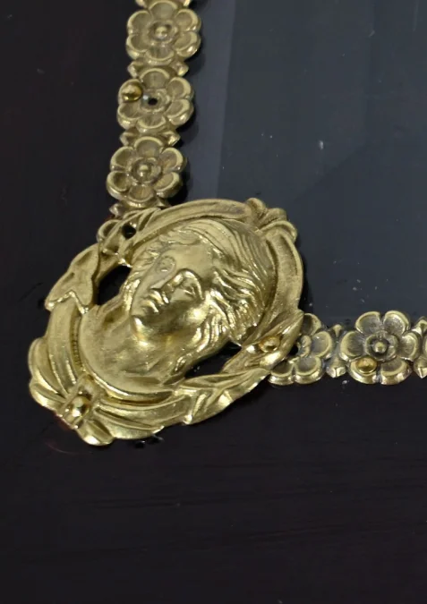 LOUIS XV STYLE DISPLAY TABLE
