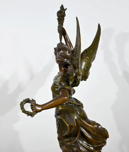 СТАТУЯ SPELTER подписана FERVILLE SUAN
