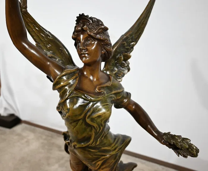 СТАТУЯ SPELTER подписана FERVILLE SUAN
