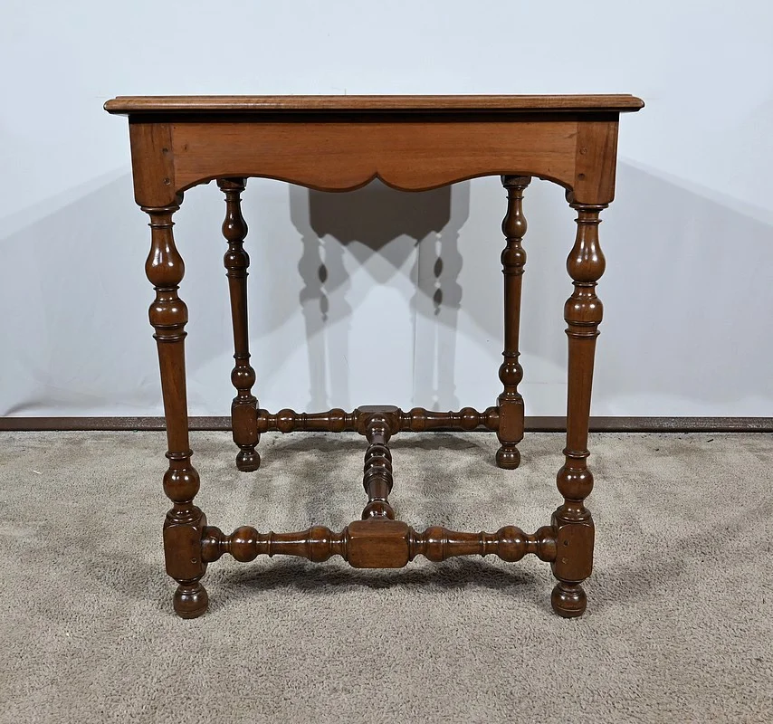 Petite Table en Noyer massif, style Louis XIII / Louis XIV - Début XIXe