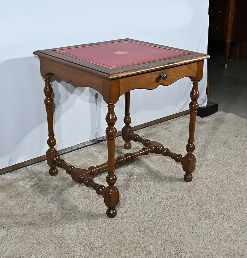 Petite Table en Noyer massif, style Louis XIII / Louis XIV - Début XIXe