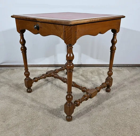 SCHREIBTISCH IM LOUIS XIII-STIL